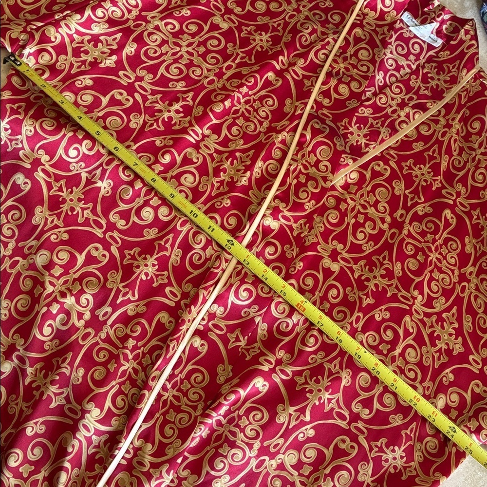 Natori Private Luxuries Robe Women L, Red/Gold Satin Robe Belt, Gold Piping. EUC - Picture 13 of 15